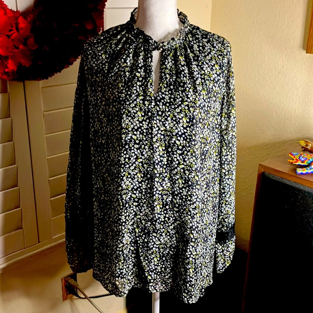 🖤💚🤍Lane Bryant Black/White/Green Floral Print Lined Top W/Long Sleeve Top Sz 20
